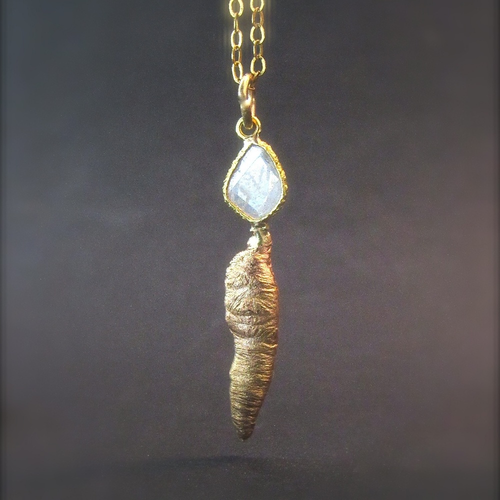 Gold diamond necklace.